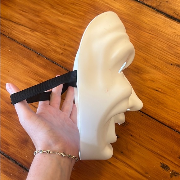 White Comedy Mask - Picture 2 of 3